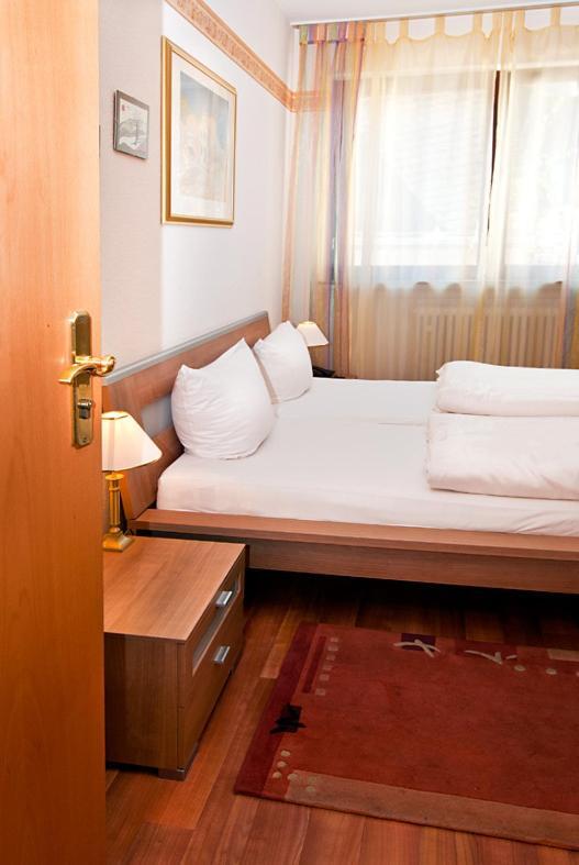 Hotel Kugel Tréveris Habitación foto